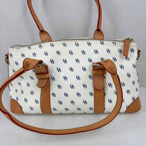 Dooney & Bourke Domed Satchel White Signature Logo Crossbody Strap Glasses Case - Picture 11 of 16